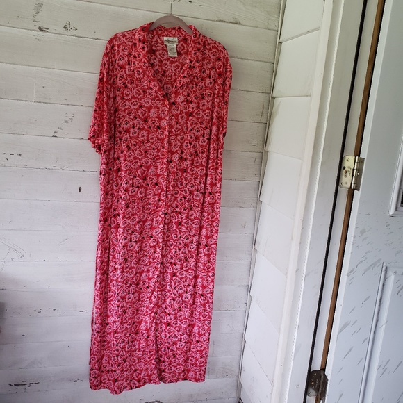 Kathie Lee Collection Dresses & Skirts - Kathie Lee Long Pink button dress with flowers